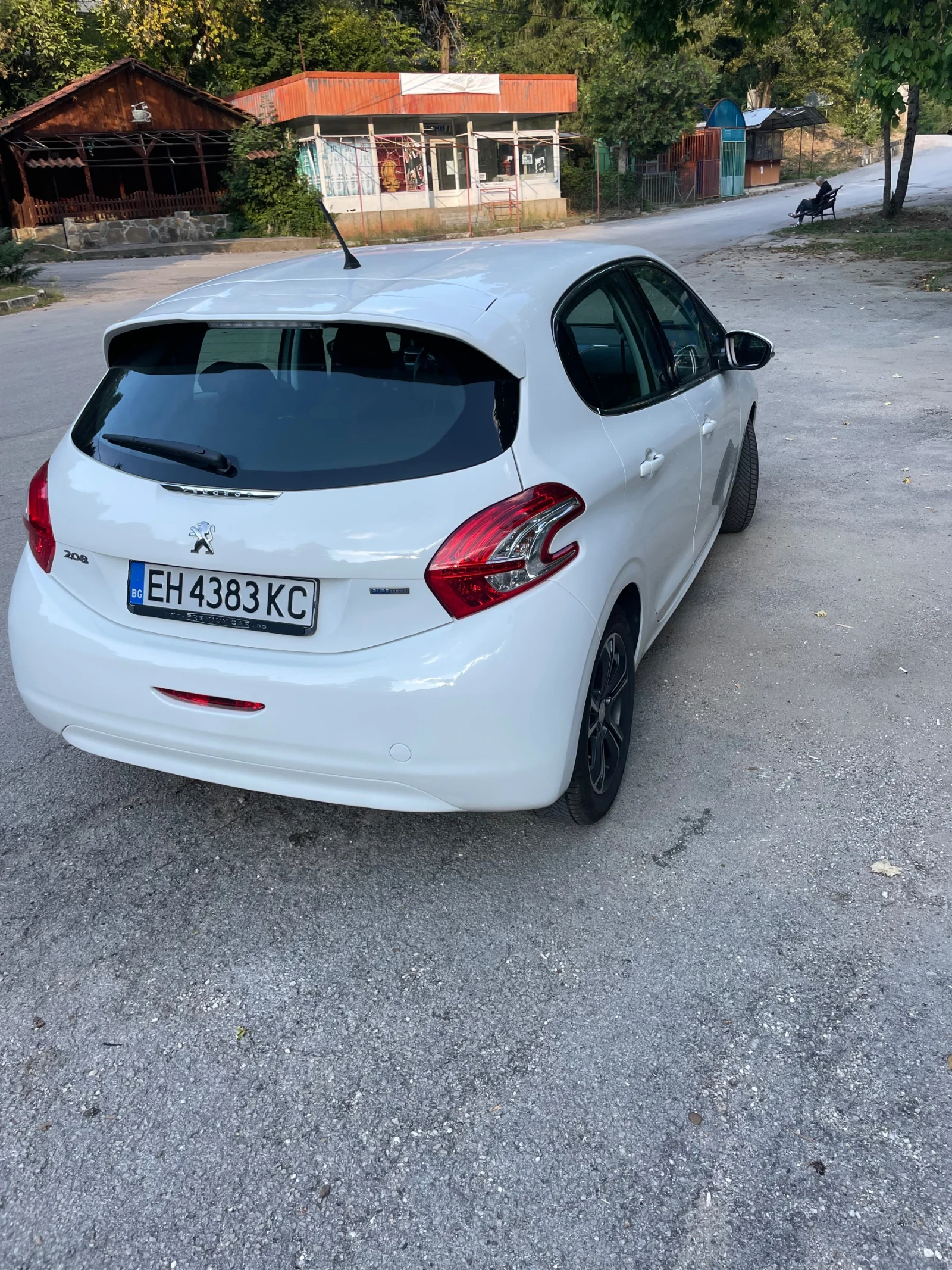 Peugeot 208, снимка 4 - Автомобили и джипове - 56167531