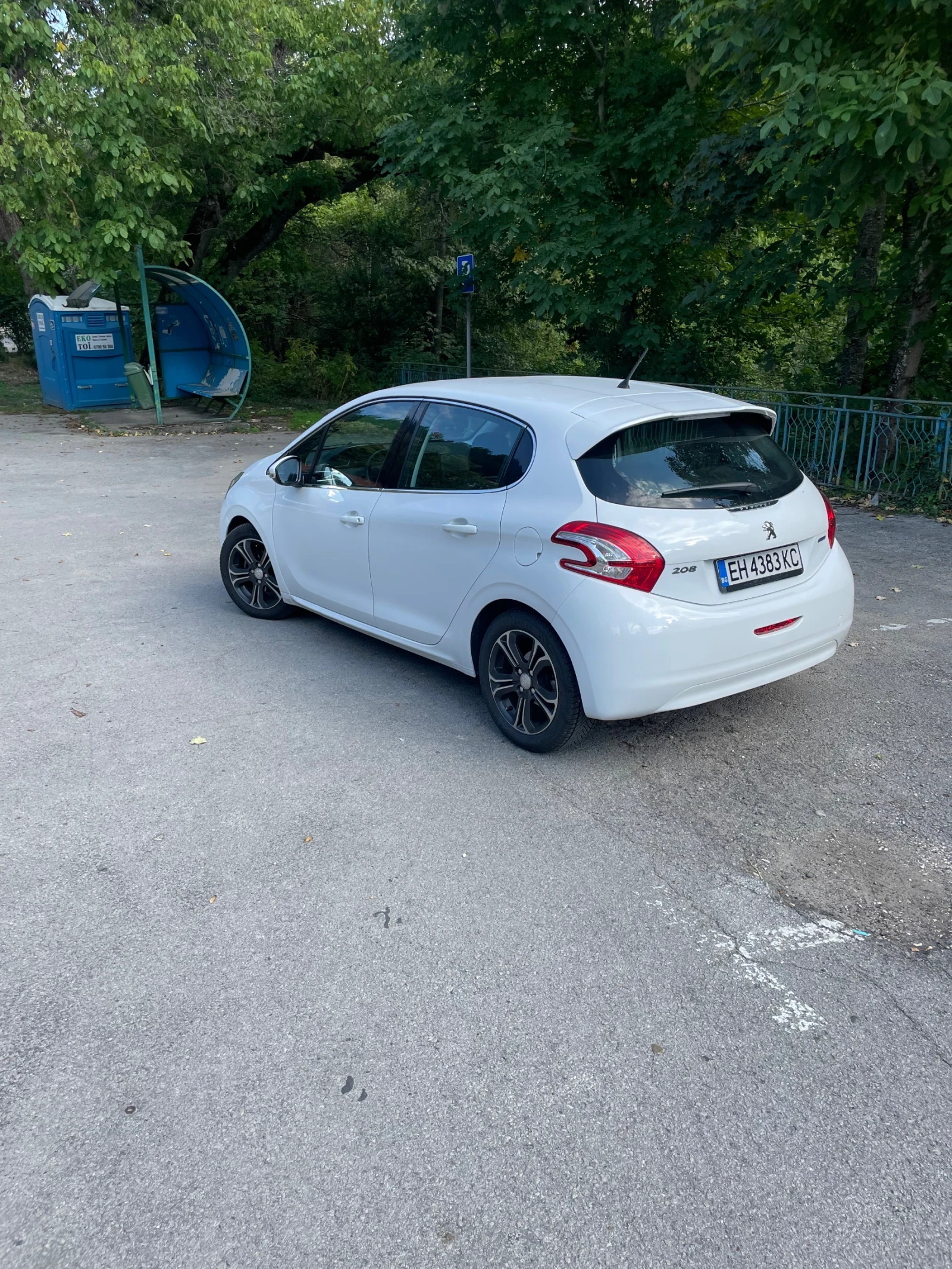 Peugeot 208, снимка 3 - Автомобили и джипове - 56167531