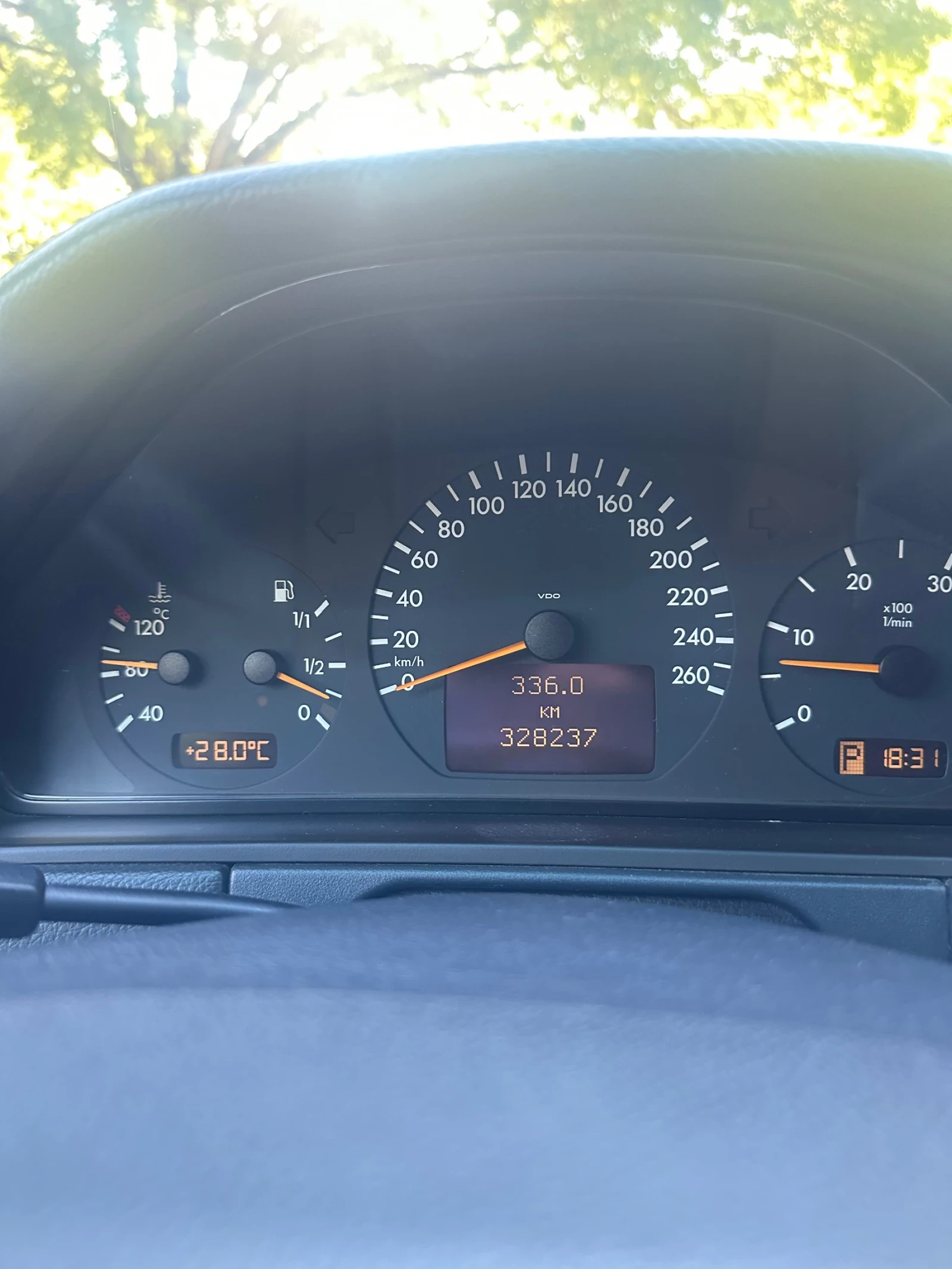 Mercedes-Benz E 320 CDI, снимка 11 - Автомобили и джипове - 56394090