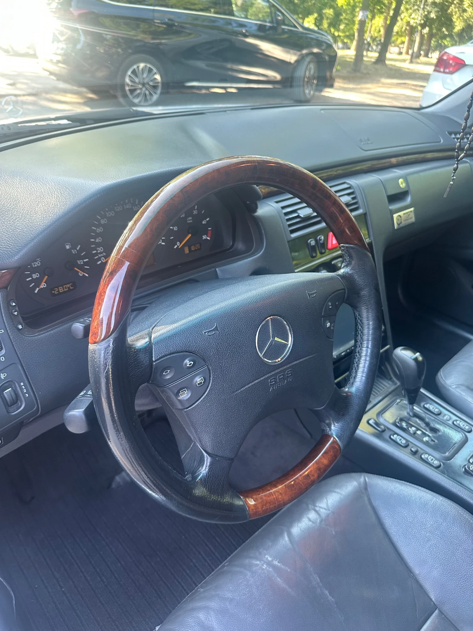 Mercedes-Benz E 320 CDI, снимка 7 - Автомобили и джипове - 56394090