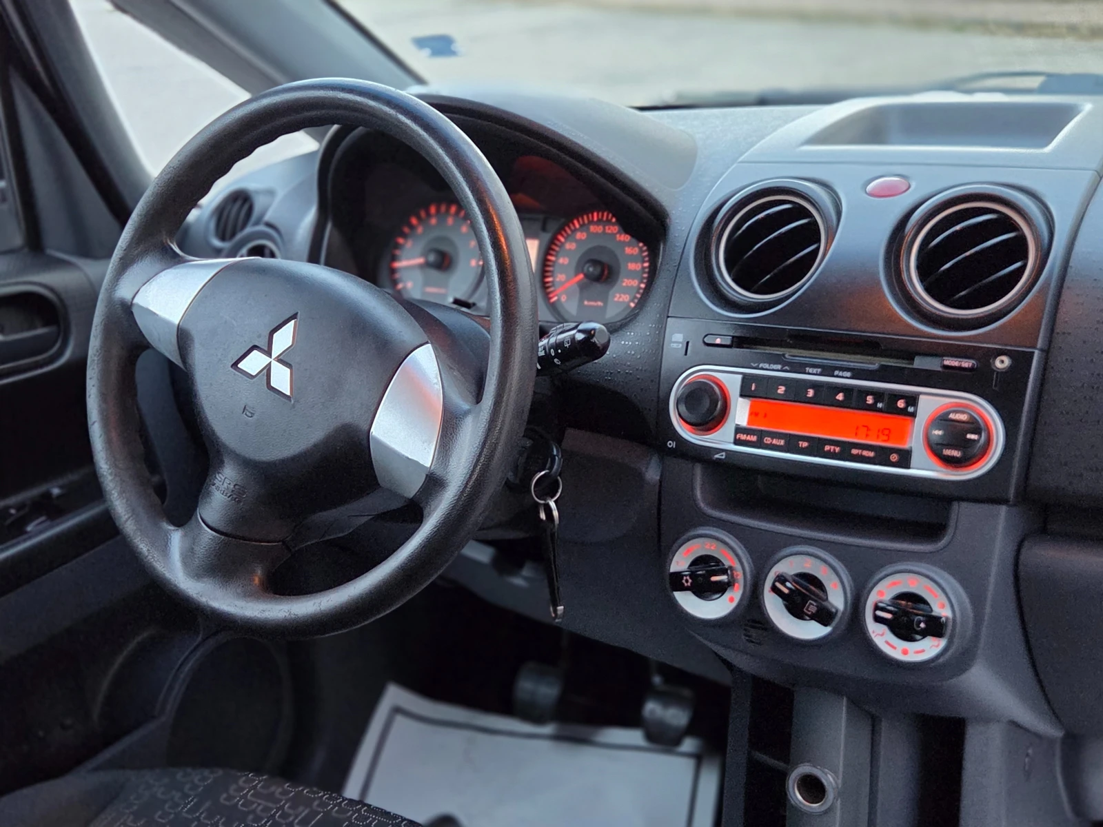 Mitsubishi Colt 1.2i FACELIFT ������� �������� � ���������� | Mobile.bg � ����������� 10