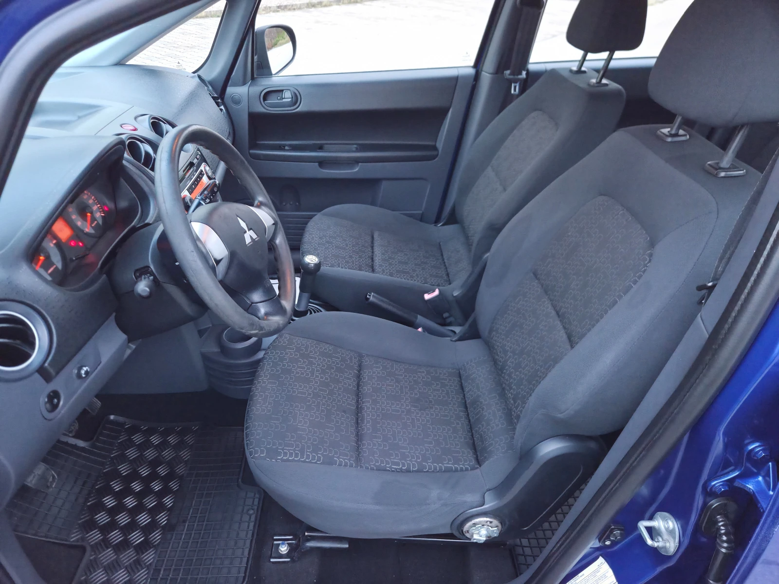 Mitsubishi Colt 1.2i FACELIFT ������� �������� � ���������� | Mobile.bg � ����������� 5