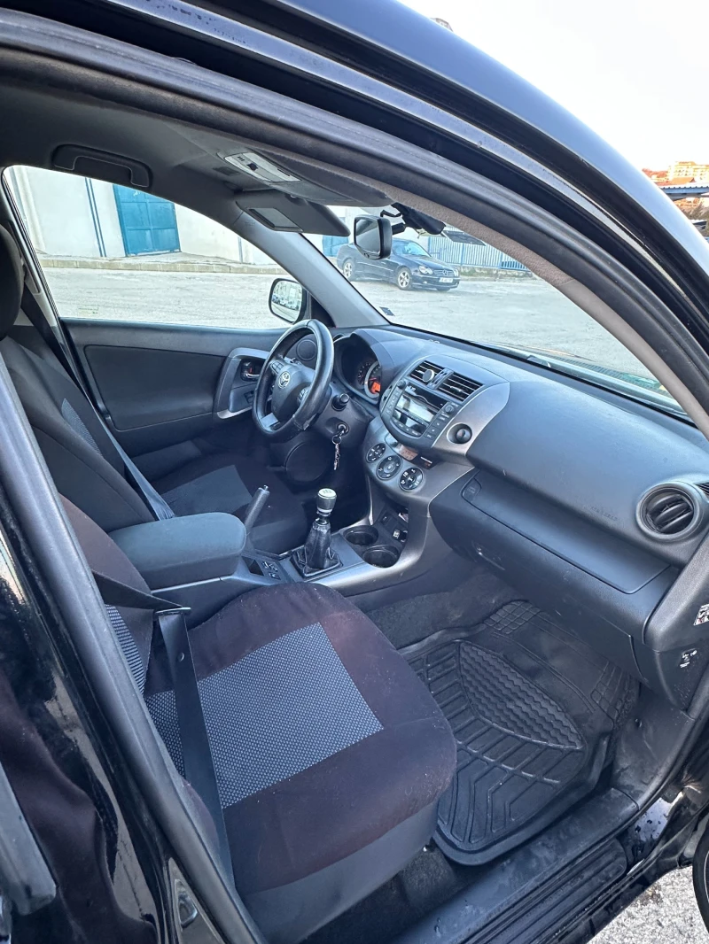 Toyota Rav4, снимка 11 - Автомобили и джипове - 48884272