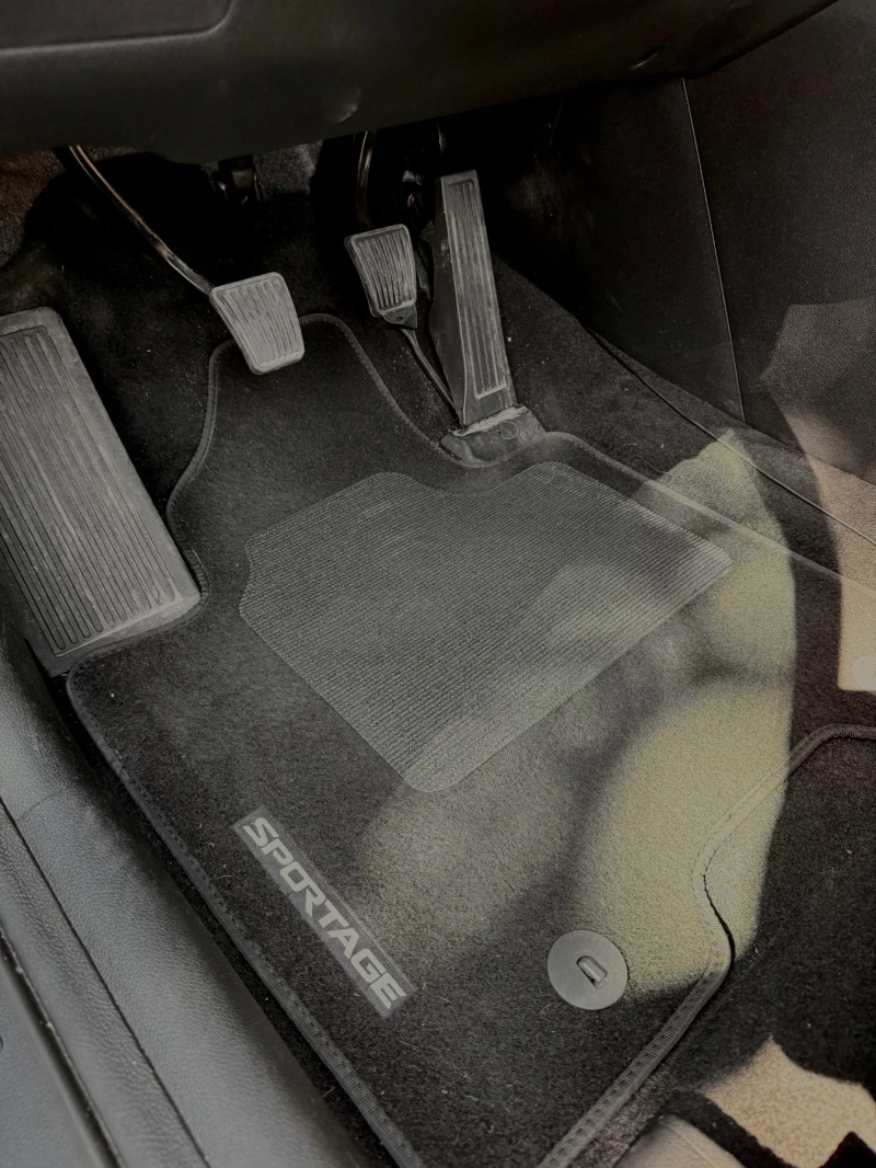 Kia Sportage 1.6, снимка 10 - Автомобили и джипове - 52395860