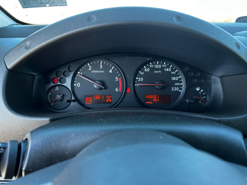 Nissan Navara, снимка 8 - Автомобили и джипове - 53134564
