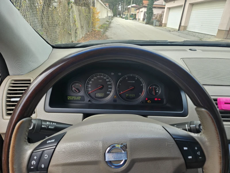 Volvo Xc90, снимка 9 - Автомобили и джипове - 53150122