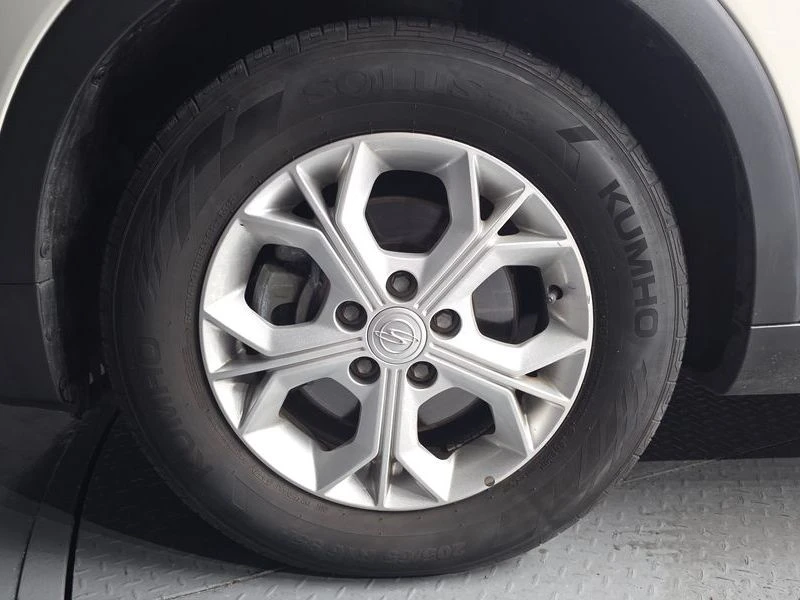 SsangYong Tivoli 1.6 Automatic, снимка 5 - Автомобили и джипове - 55749408
