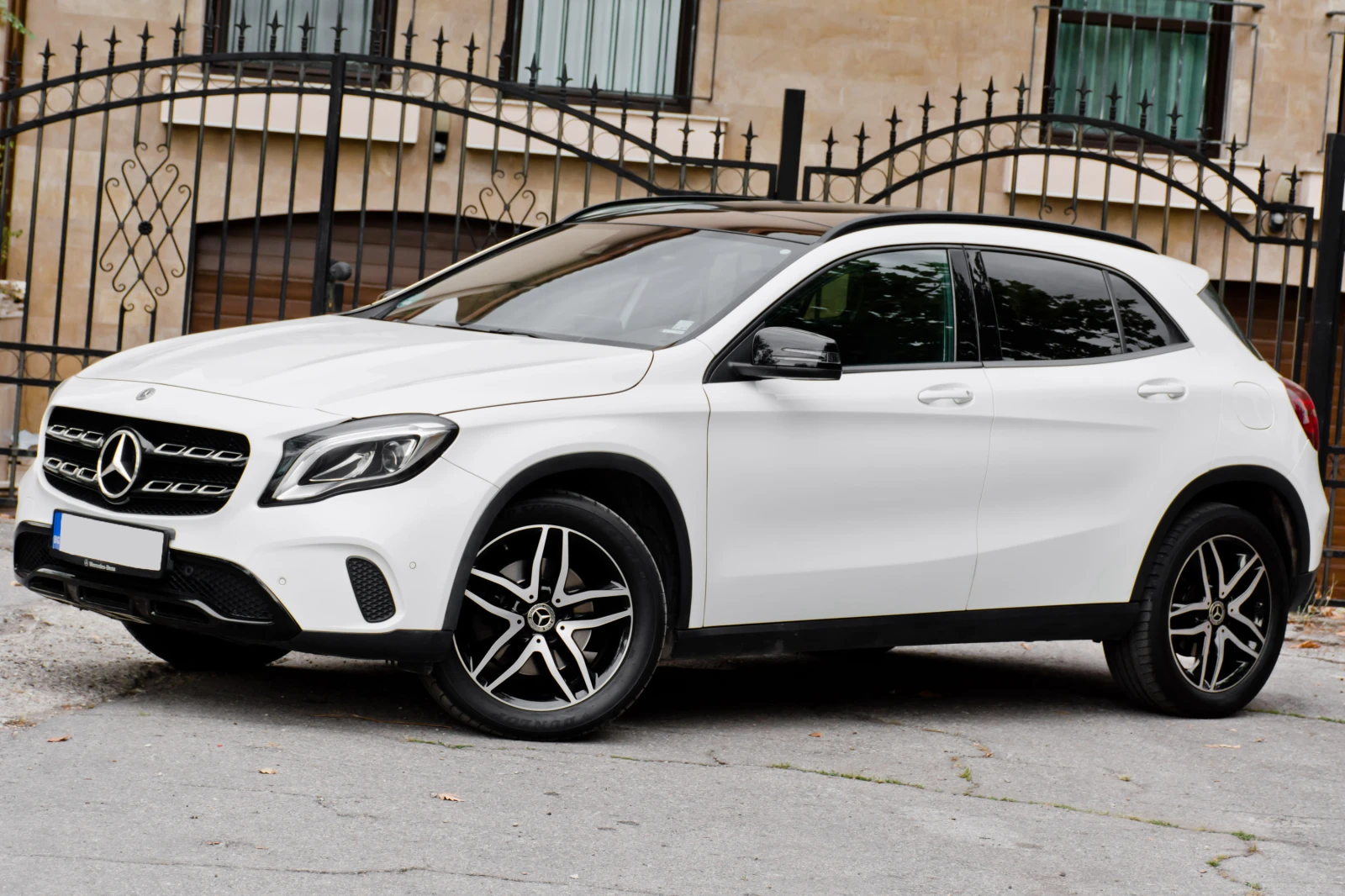 Mercedes-Benz GLA 250 4-Matic Panorama - изображение 4