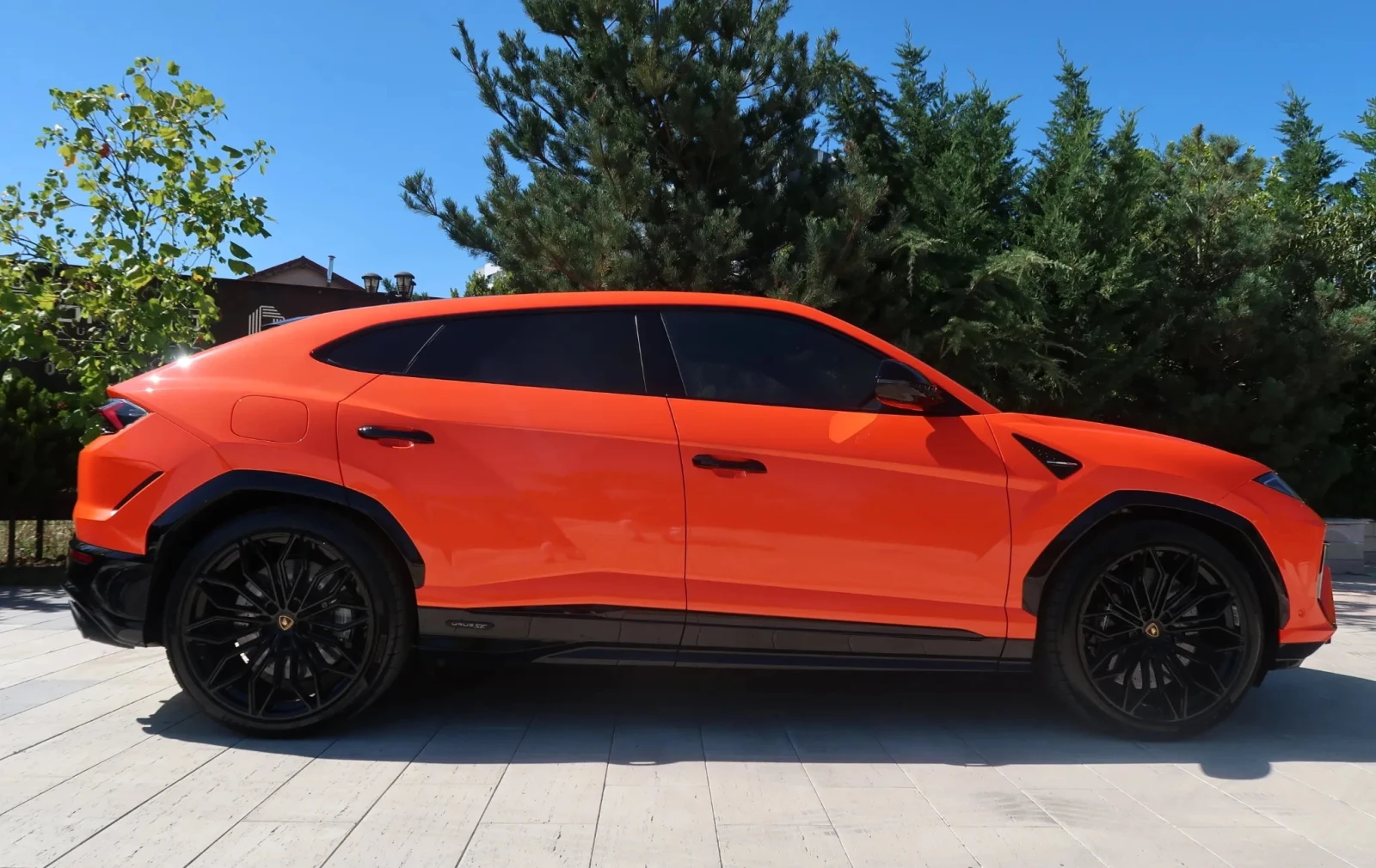 Lamborghini Urus SE 4.0 V8 Plug-in Hybrid 4WD - изображение 6