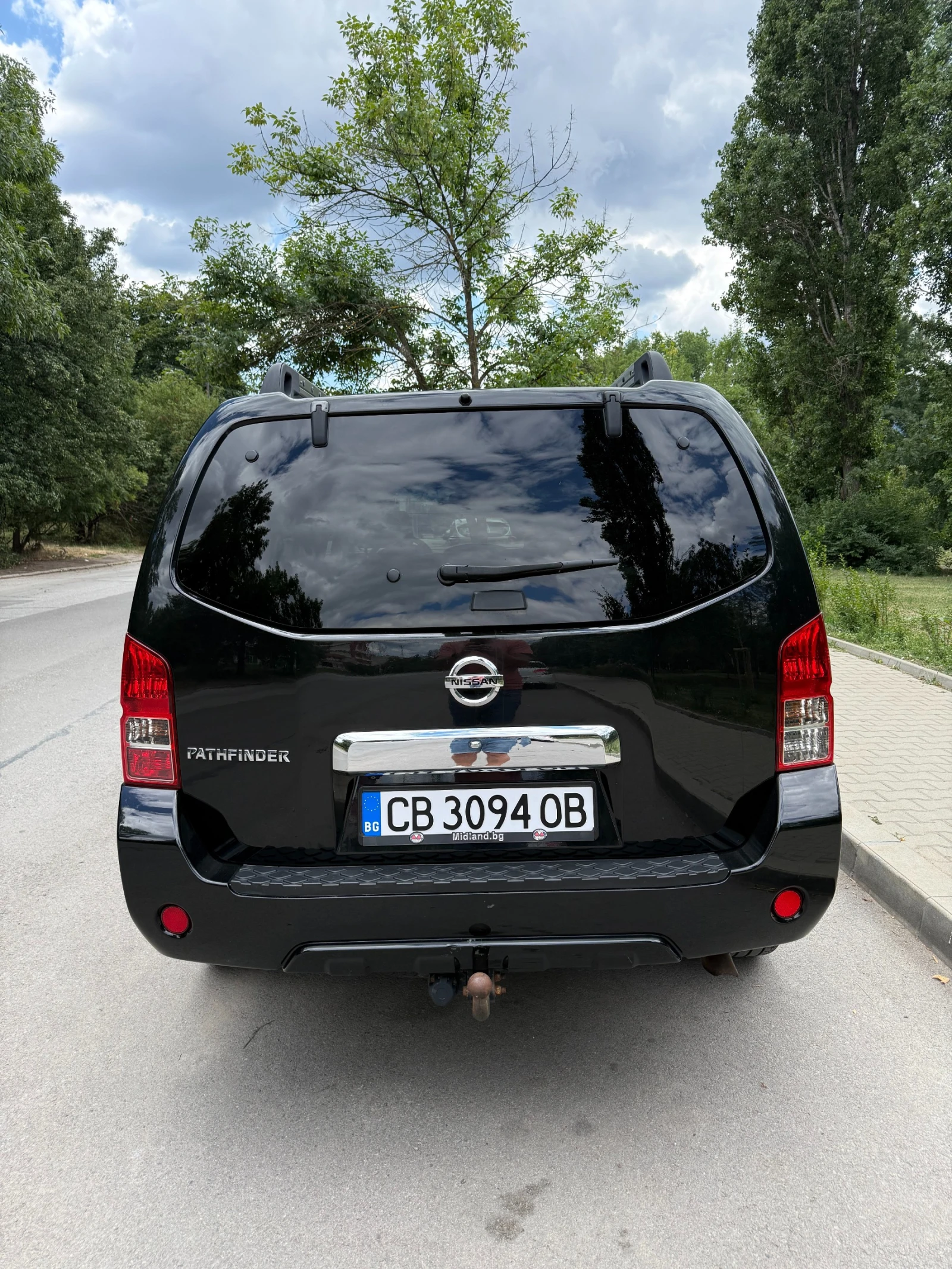 Nissan Pathfinder 7 местен, снимка 6 - Автомобили и джипове - 55427302