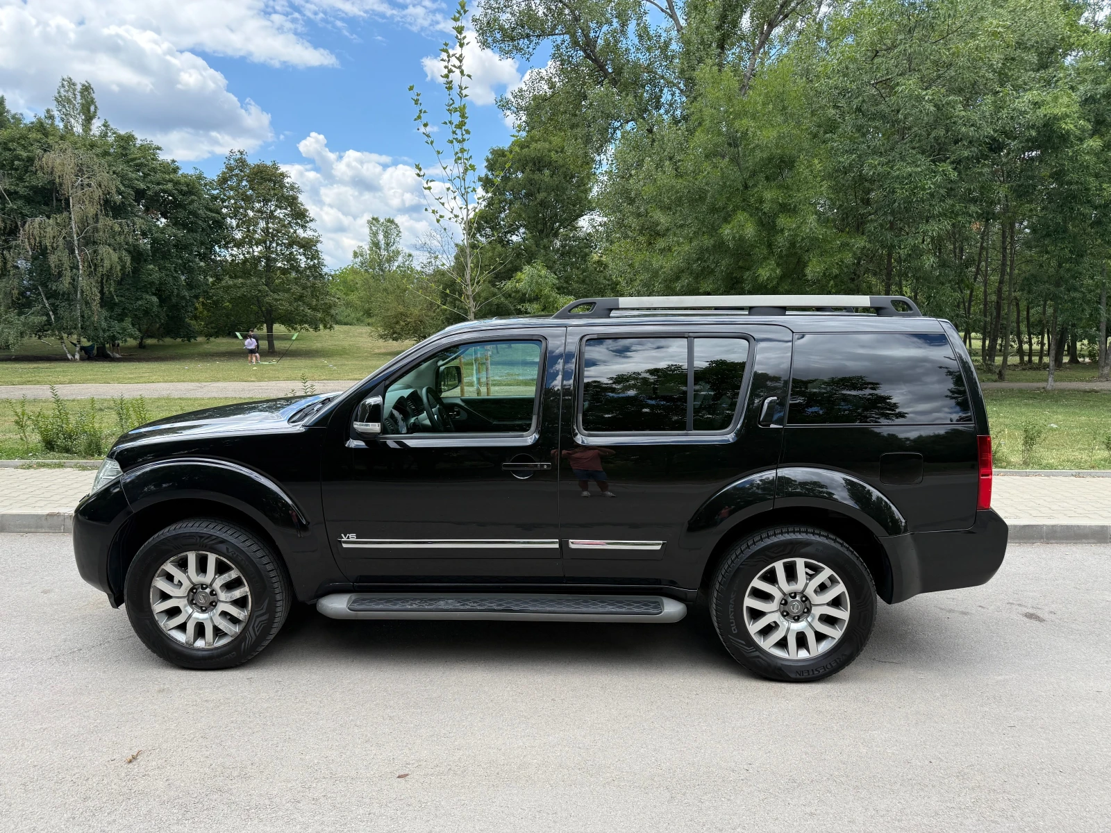 Nissan Pathfinder 7 местен, снимка 8 - Автомобили и джипове - 55427302