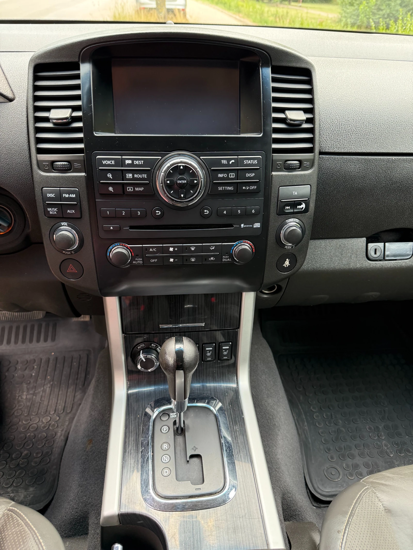 Nissan Pathfinder 7 местен, снимка 11 - Автомобили и джипове - 55427302