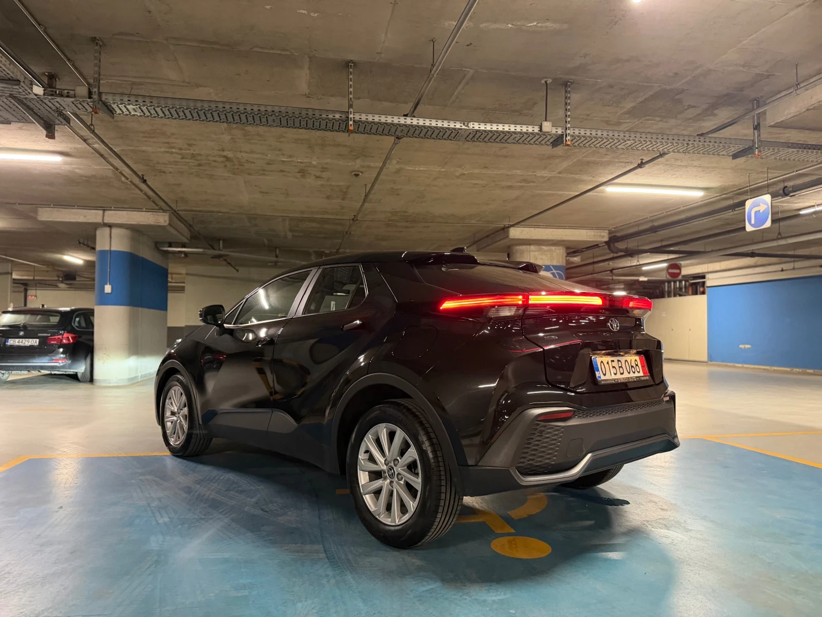Toyota C-HR  1.8 Hybrid Keyless  Гаранция, снимка 6 - Автомобили и джипове - 54683795