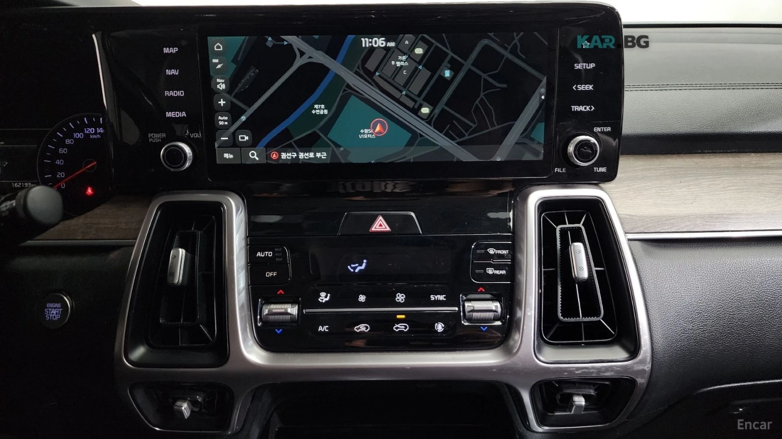 Kia Sorento PRESTIGE* 2.2D* DISTRONIC* ПОДГРЕВ* ОБДУХВАНЕ* , снимка 13 - Автомобили и джипове - 55027684