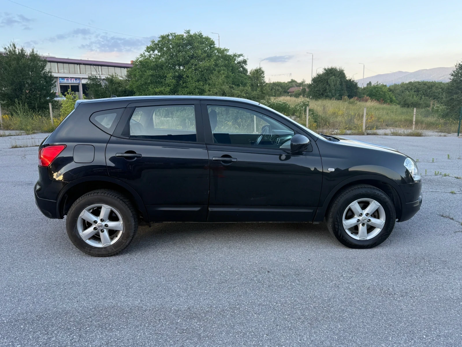 Nissan Qashqai 1.5 DCI, снимка 3 - Автомобили и джипове - 55879479