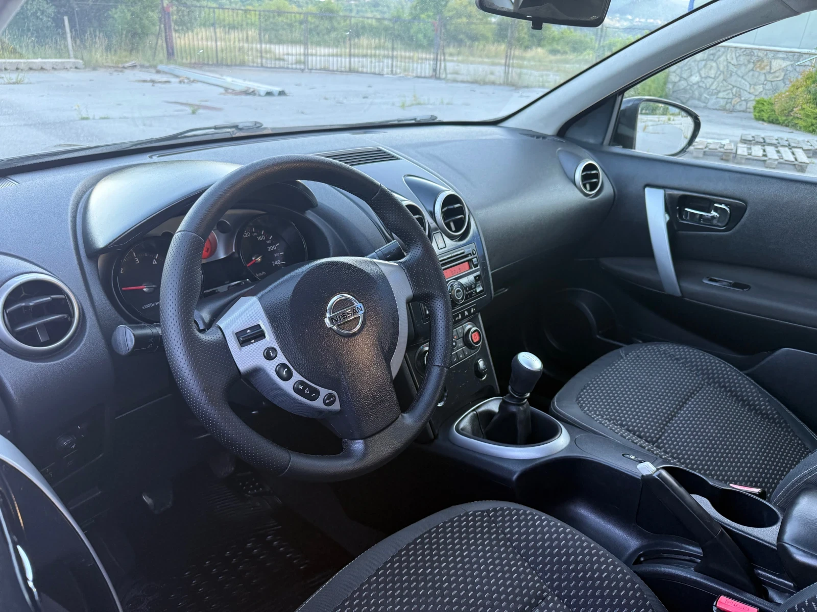 Nissan Qashqai 1.5 DCI, снимка 7 - Автомобили и джипове - 55879479