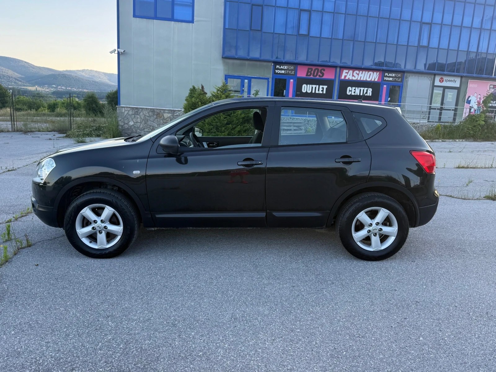 Nissan Qashqai 1.5 DCI, снимка 5 - Автомобили и джипове - 55879479