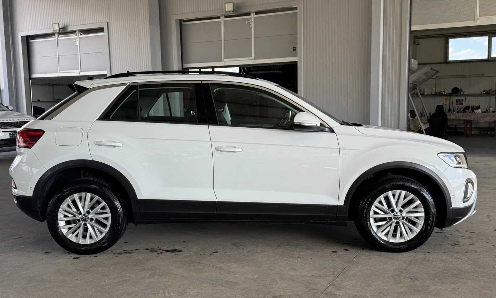 VW T-Roc 2.0TDI* 150ps* DSG* DISTRONIC* КАМЕРА* LED* , снимка 6 - Автомобили и джипове - 55975578