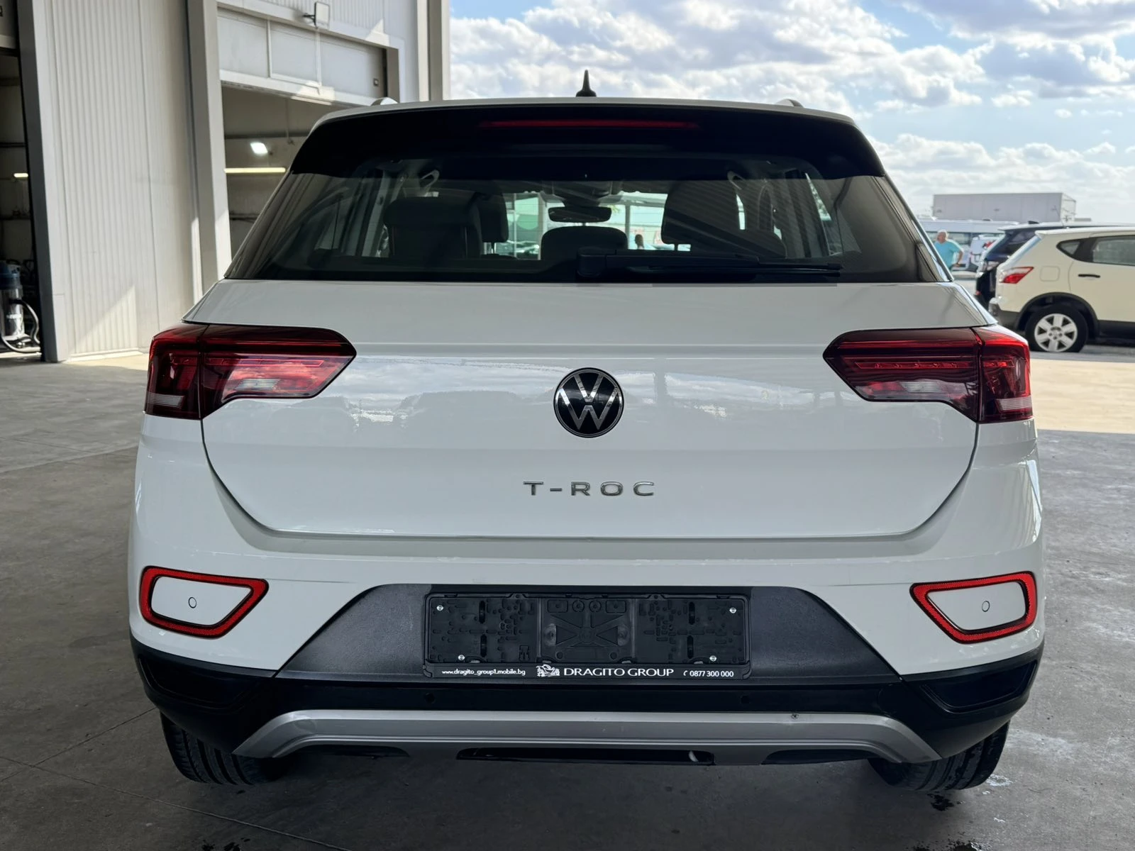 VW T-Roc 2.0TDI* 150ps* DSG* DISTRONIC* КАМЕРА* LED* , снимка 4 - Автомобили и джипове - 55975578
