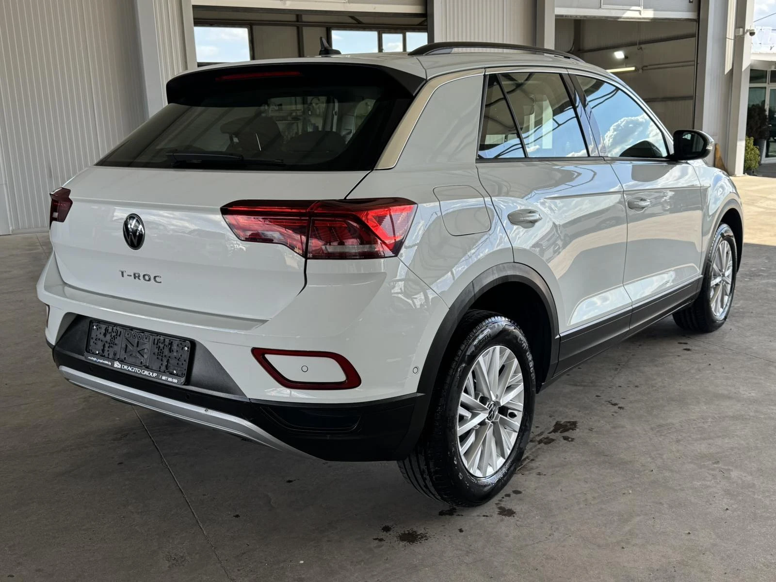 VW T-Roc 2.0TDI* 150ps* DSG* DISTRONIC* КАМЕРА* LED* , снимка 5 - Автомобили и джипове - 55975578
