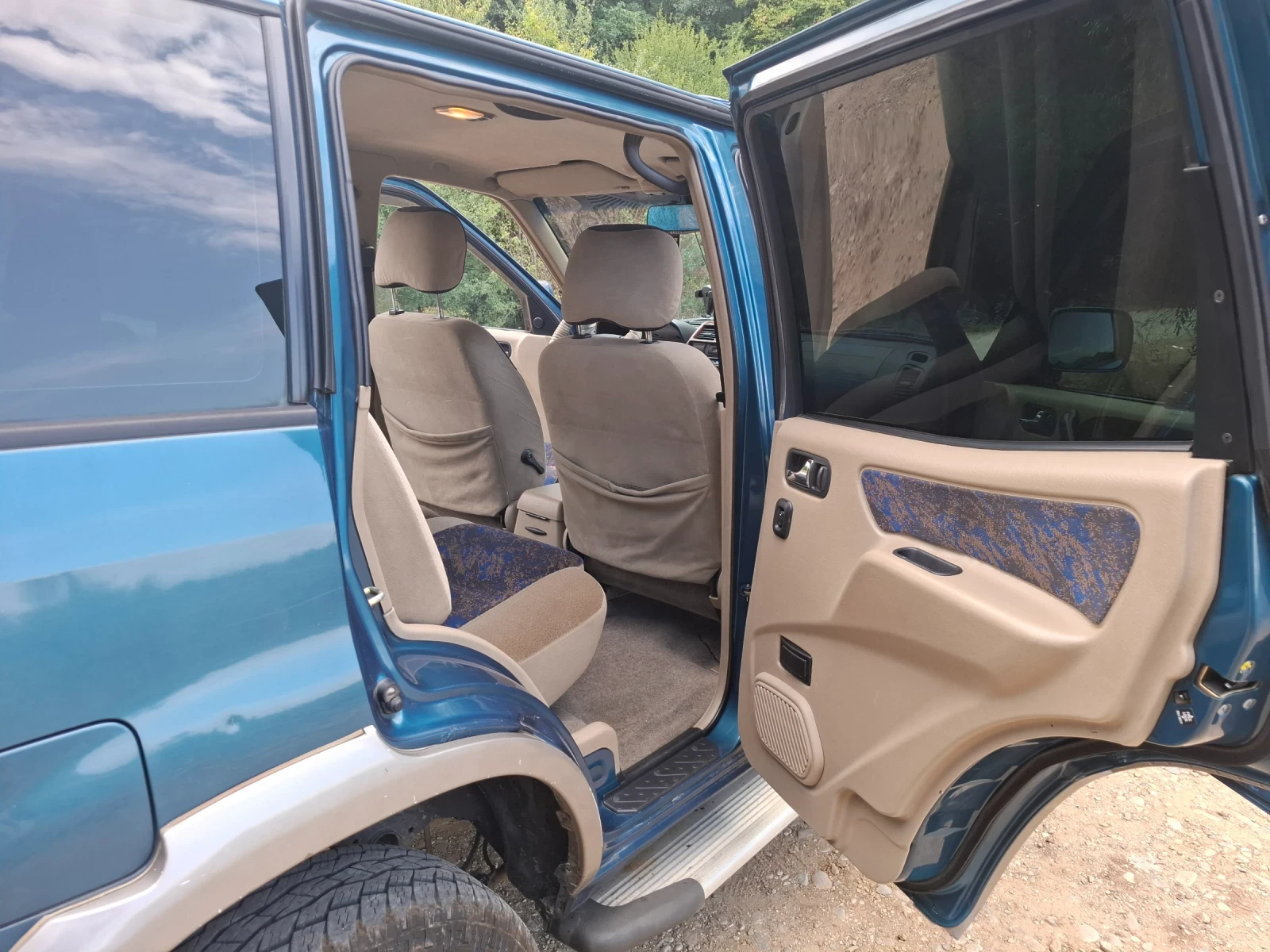 Nissan Terrano 2.7TD, снимка 12 - Автомобили и джипове - 56157993