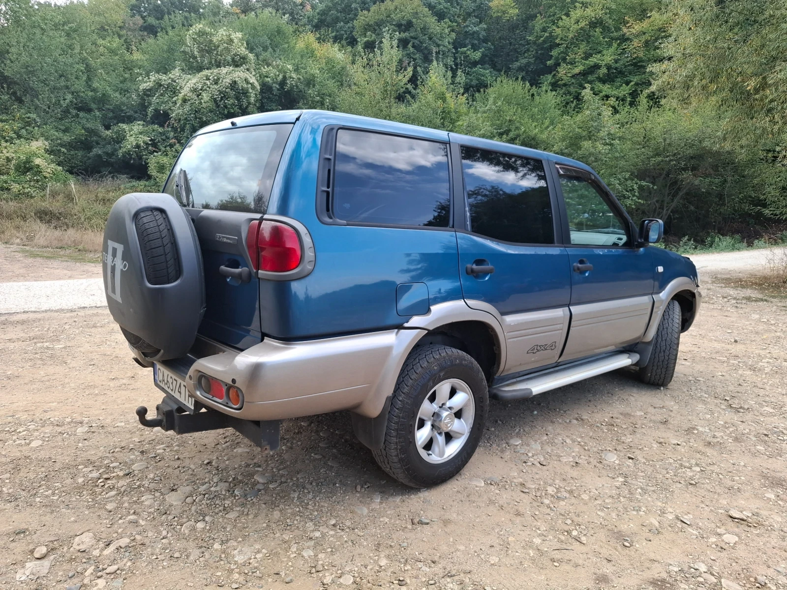 Nissan Terrano 2.7TD, снимка 4 - Автомобили и джипове - 56157993