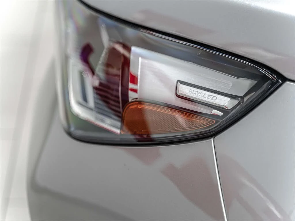 BMW X1 xDrive28i AWD | RED LEATHER| M SPORT | 360| PANO , снимка 13 - Автомобили и джипове - 56231663