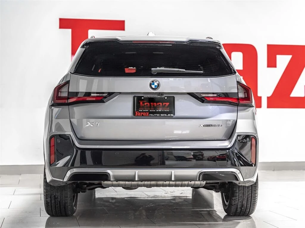 BMW X1 xDrive28i AWD | RED LEATHER| M SPORT | 360| PANO , снимка 4 - Автомобили и джипове - 56231663