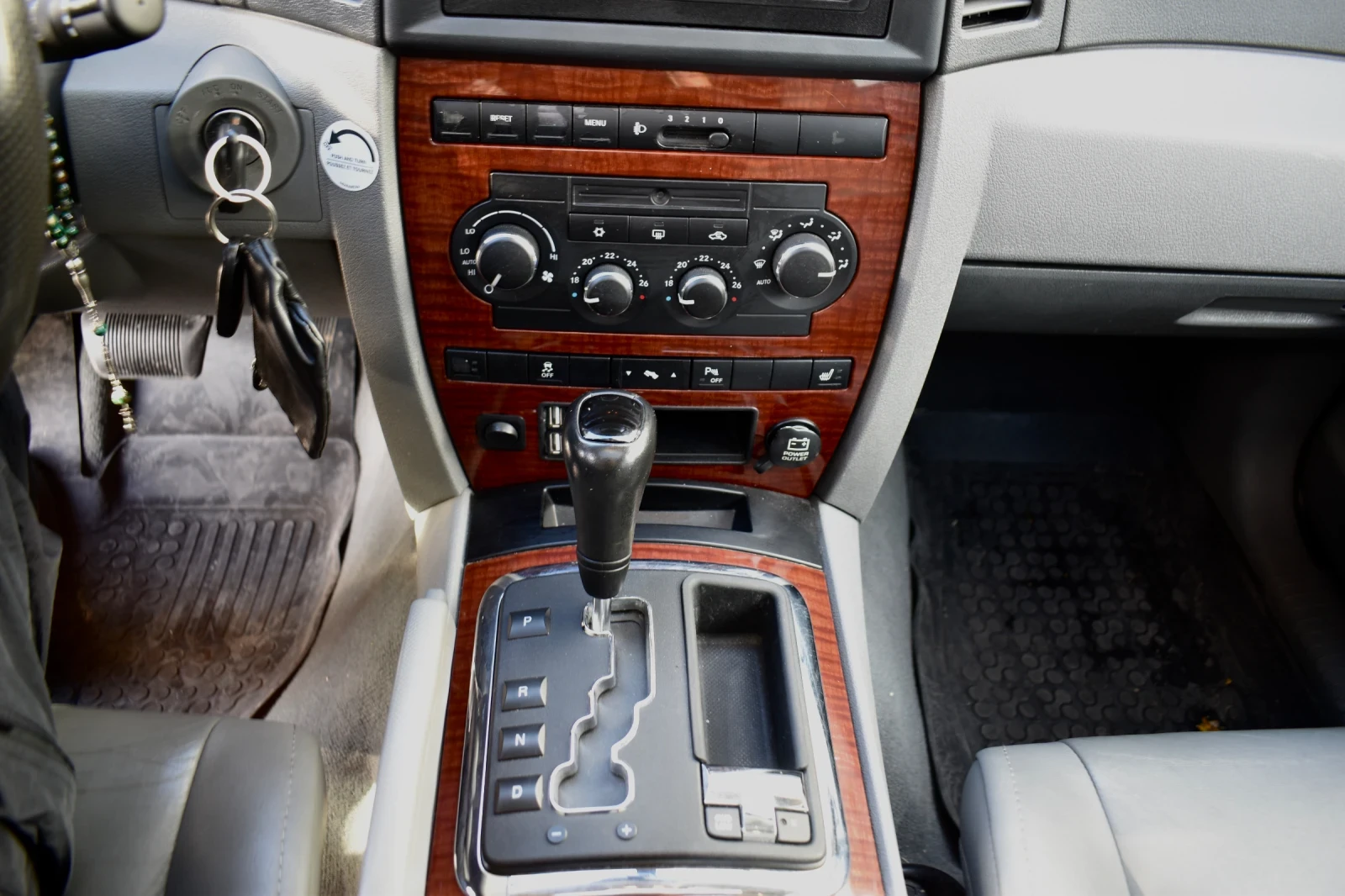 Jeep Grand cherokee, снимка 13 - Автомобили и джипове - 56465505