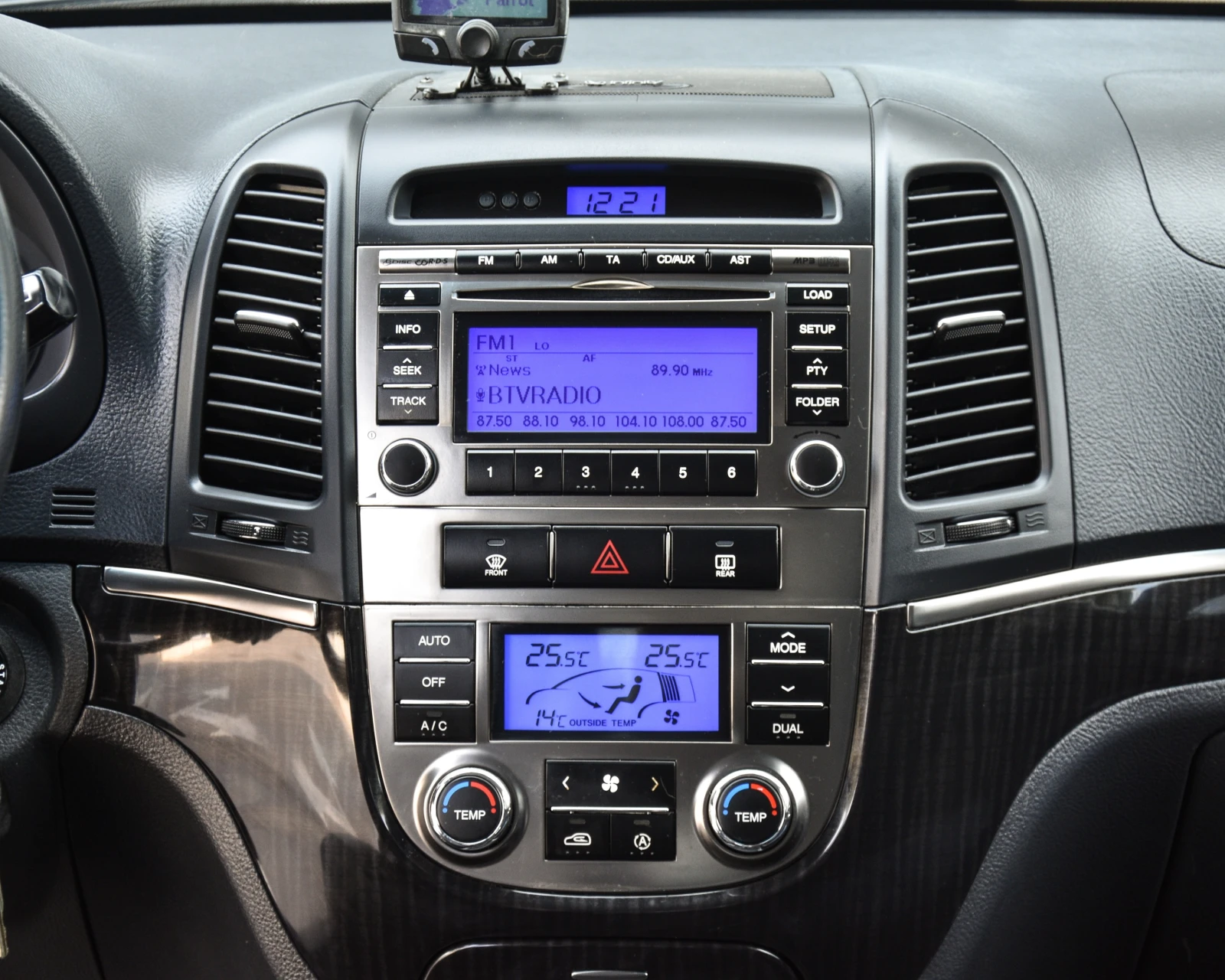 Hyundai Santa fe 2.2 GRDI 4X4, снимка 13 - Автомобили и джипове - 56527850