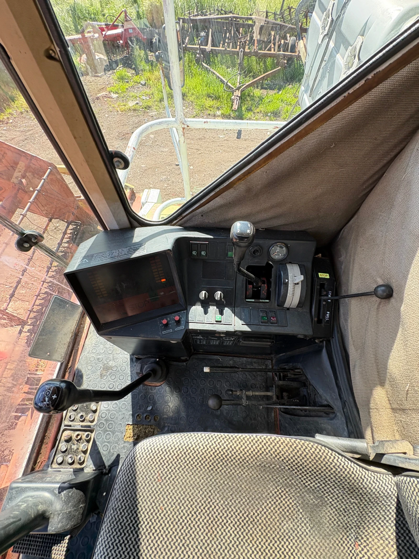 Комбайн Claas Dominator 88s, снимка 12 - Селскостопанска техника - 54582419