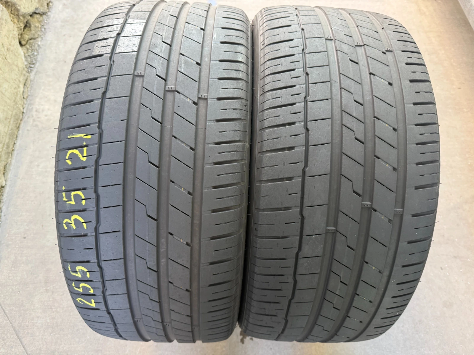 Гуми Летни 255/35R21