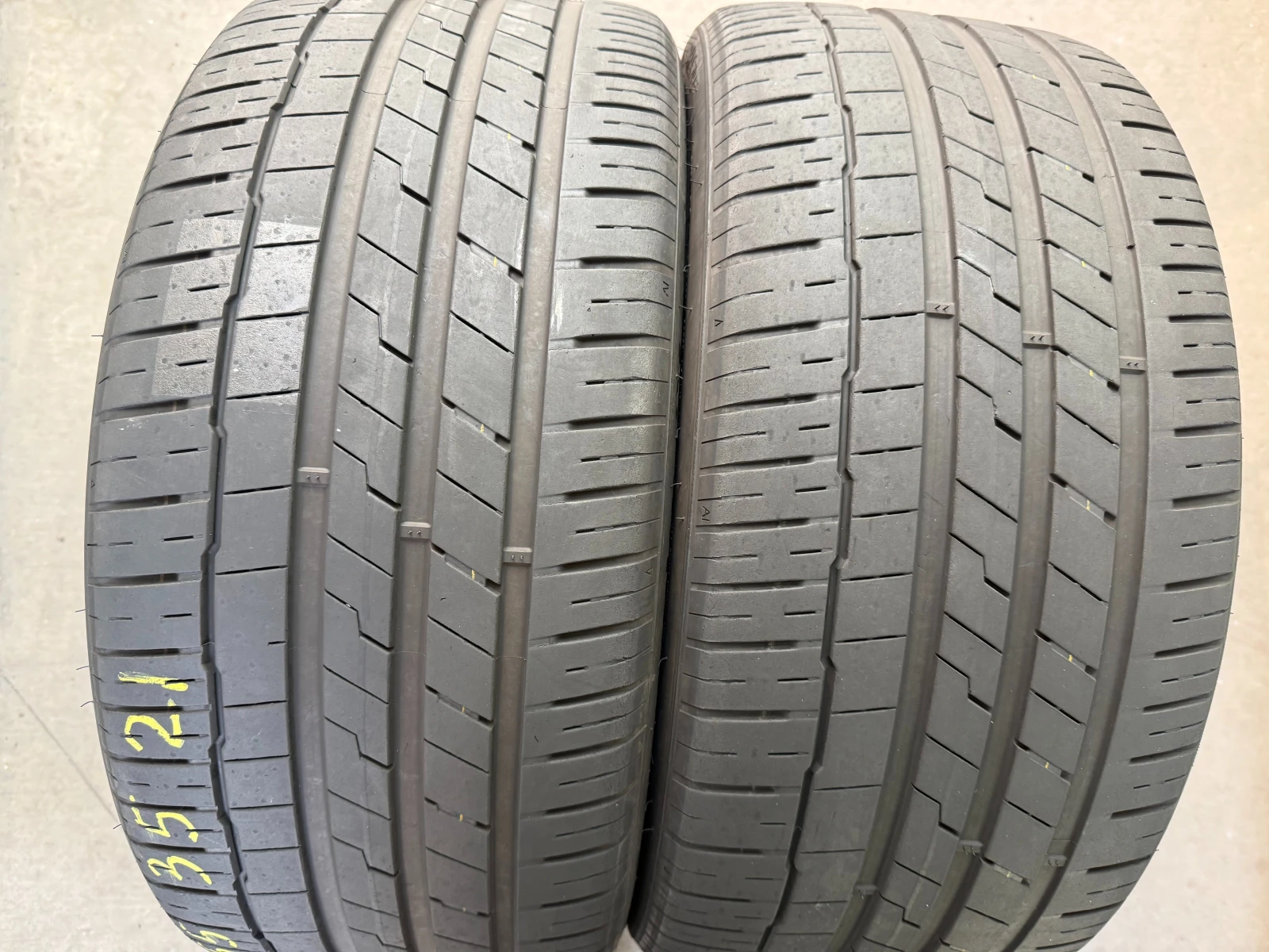Гуми Летни 255/35R21, снимка 4 - Гуми и джанти - 54444295