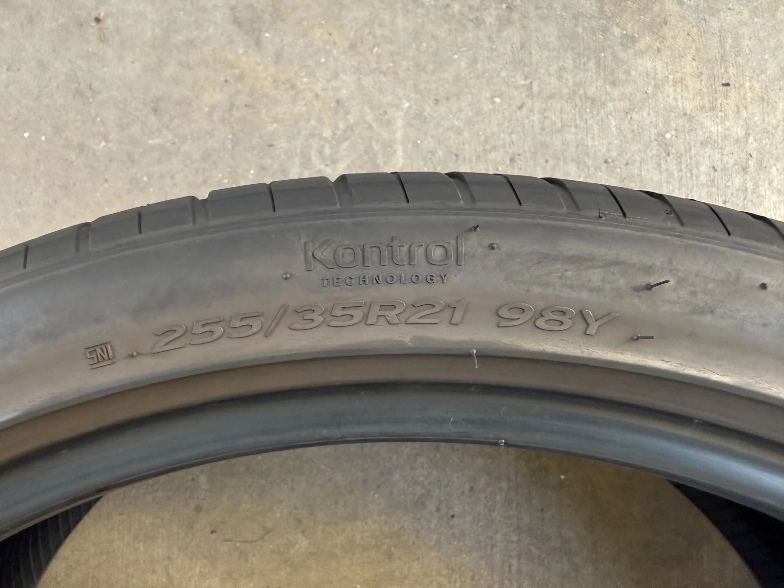 Гуми Летни 255/35R21, снимка 8 - Гуми и джанти - 54444295