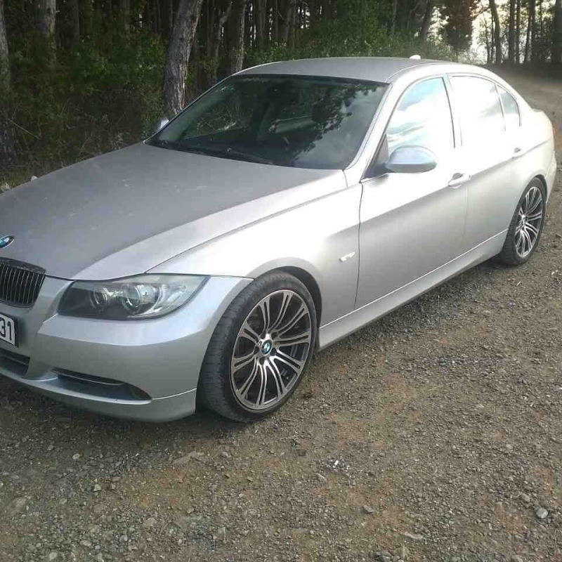BMW 330, снимка 1 - Автомобили и джипове - 46242722