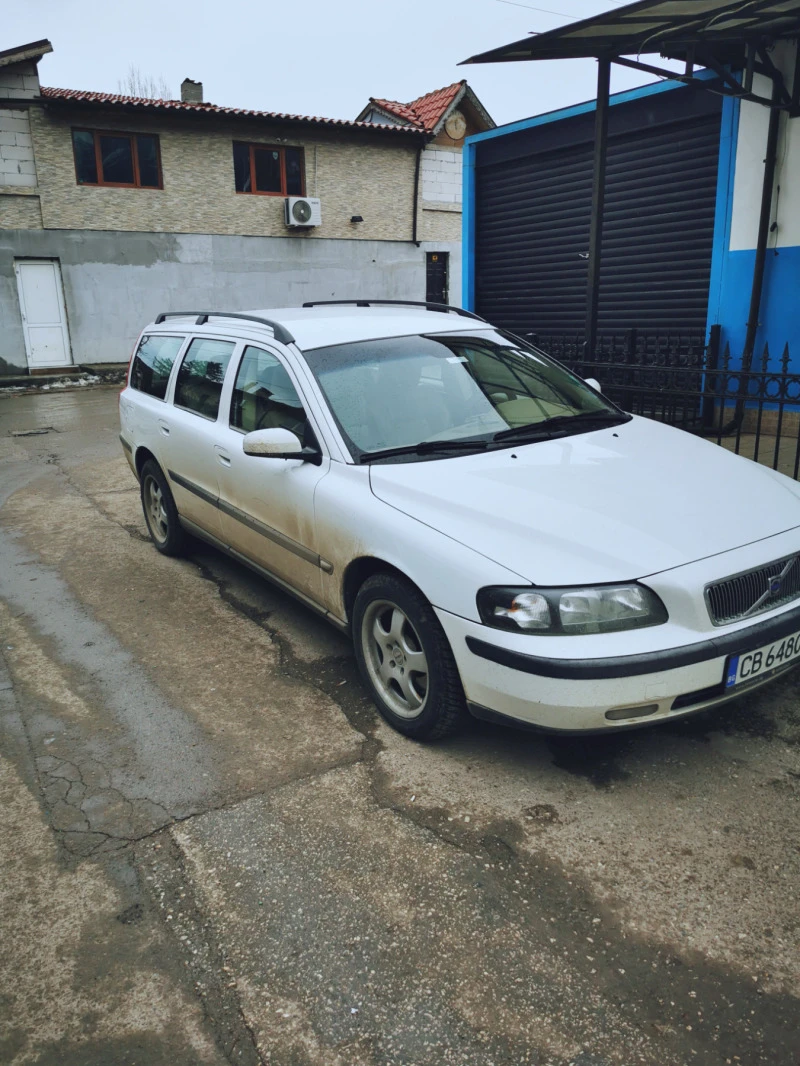 Volvo V70, снимка 2 - Автомобили и джипове - 47272597