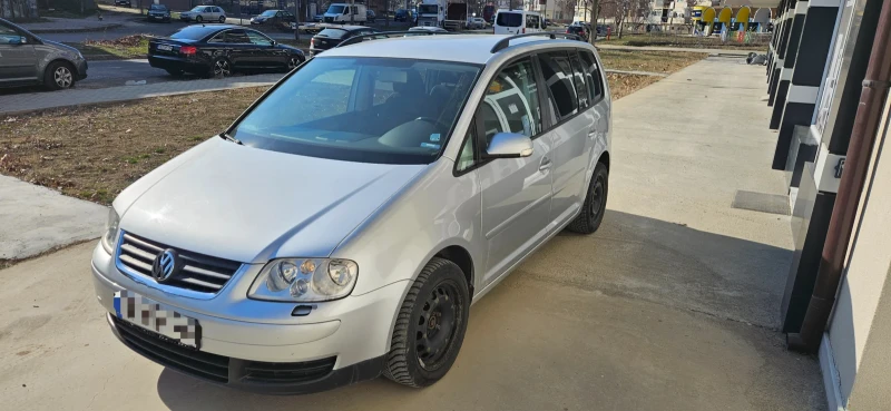 VW Touran 1.9 105 DSG, снимка 2 - Автомобили и джипове - 49245445