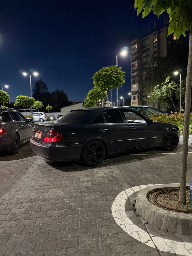 Mercedes-Benz E 320  Avantgarde w211, снимка 9 - Автомобили и джипове - 52376854