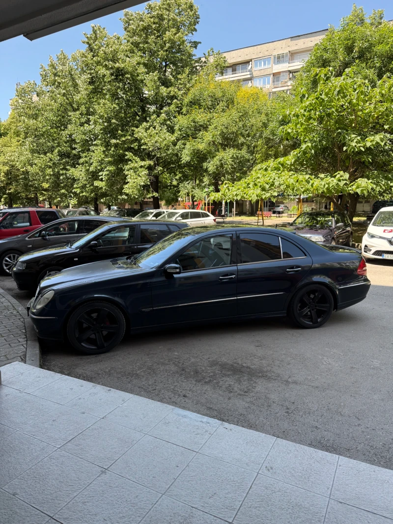 Mercedes-Benz E 320  Avantgarde w211, снимка 8 - Автомобили и джипове - 52376854