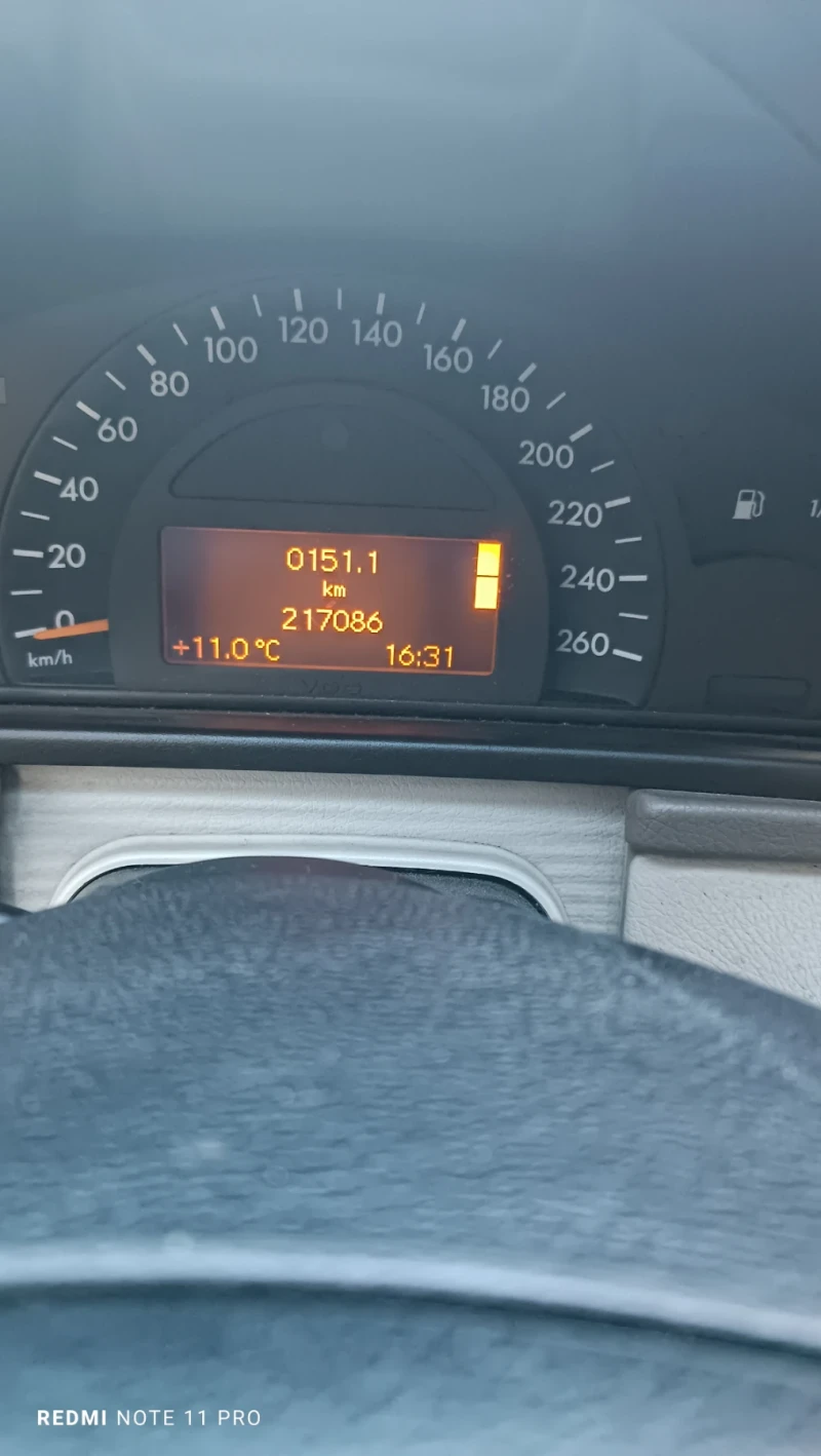 Mercedes-Benz C 220, снимка 12 - Автомобили и джипове - 52654258