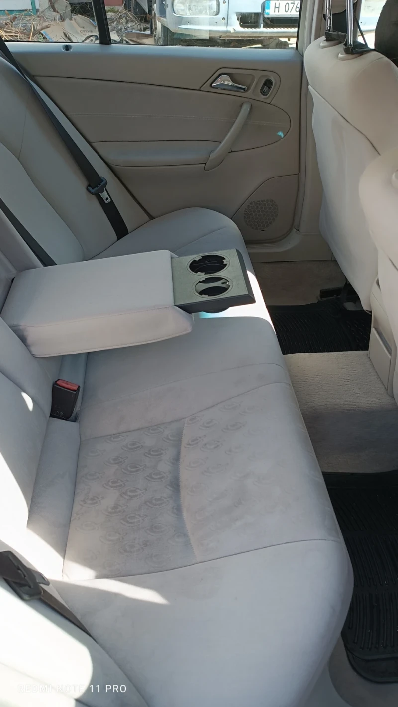 Mercedes-Benz C 220, снимка 15 - Автомобили и джипове - 52654258