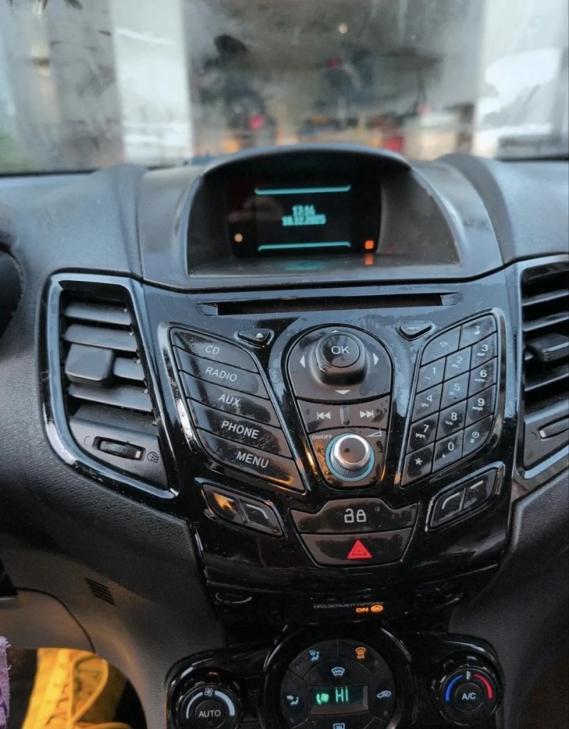 Ford Fiesta 1.0 Eco Boost, снимка 8 - Автомобили и джипове - 52916726