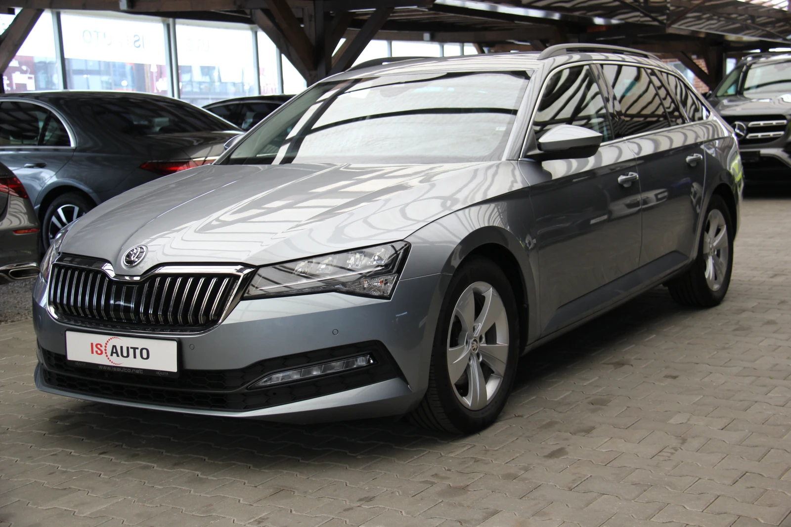 Skoda Superb 2.0TDI/DSG/Подгрев/DCC/Canton - изображение 2