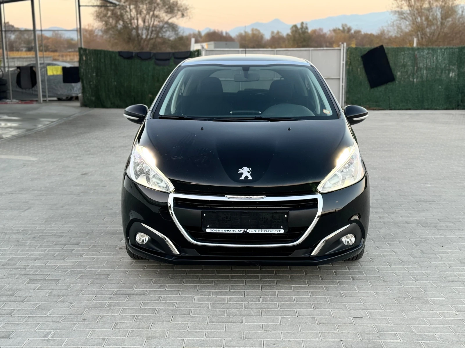 Peugeot 208 1.6d/100hp/PANORAMA/NAVI/  - изображение 2