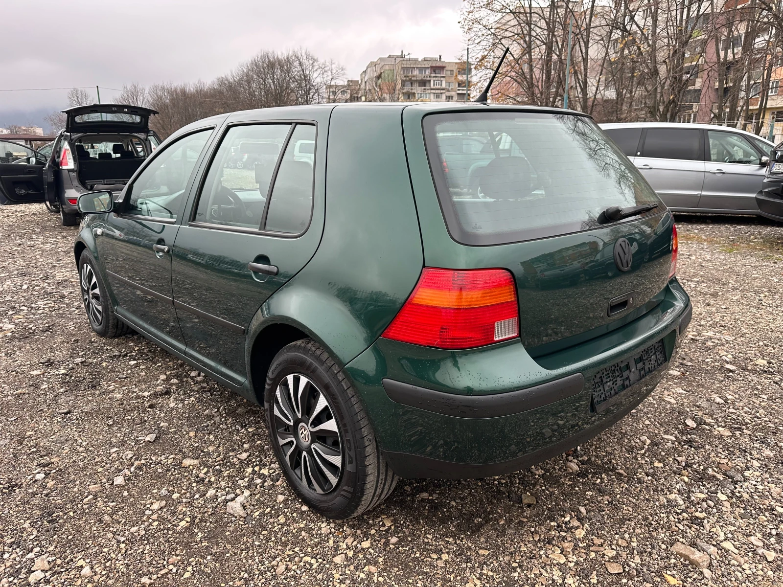 VW Golf 1.4i 75kc - изображение 3