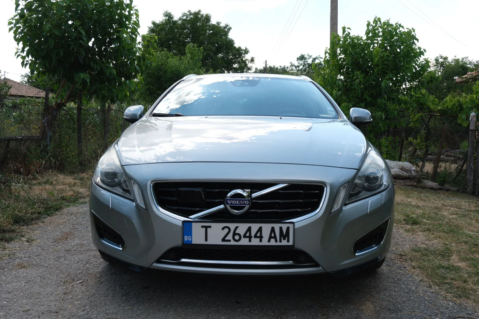 Volvo V60 2.4 D6 AWD Plug-ln Hybrid Pure Limited | Mobile.bg — изображение 1