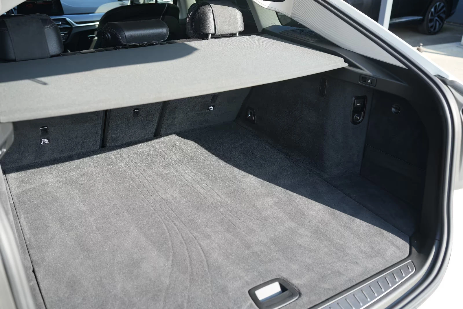 BMW 6 GT 30D/xDRIVE/265HP/MSPORT/NAVI/DIGITAL/H&K/734v | Mobile.bg   7