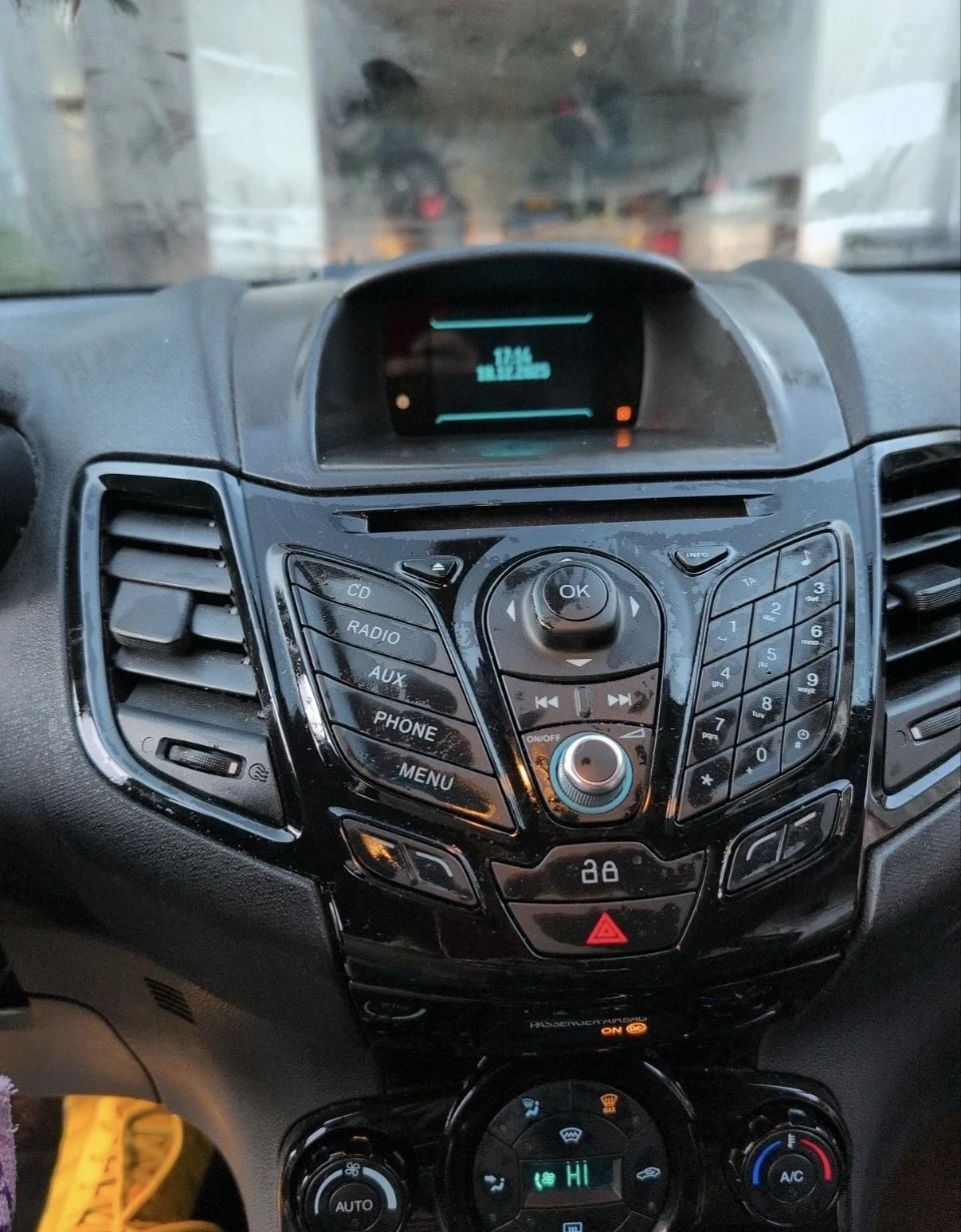 Ford Fiesta 1.0 Eco Boost - изображение 8