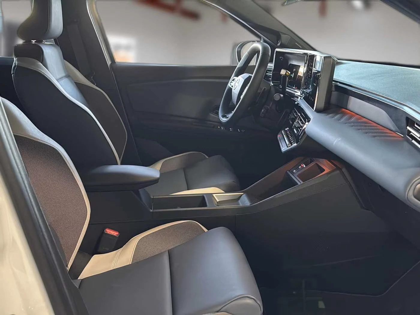 Nissan Micra 40kW* DISTR* KEYLESS* CAM* , снимка 15 - Автомобили и джипове - 54077642