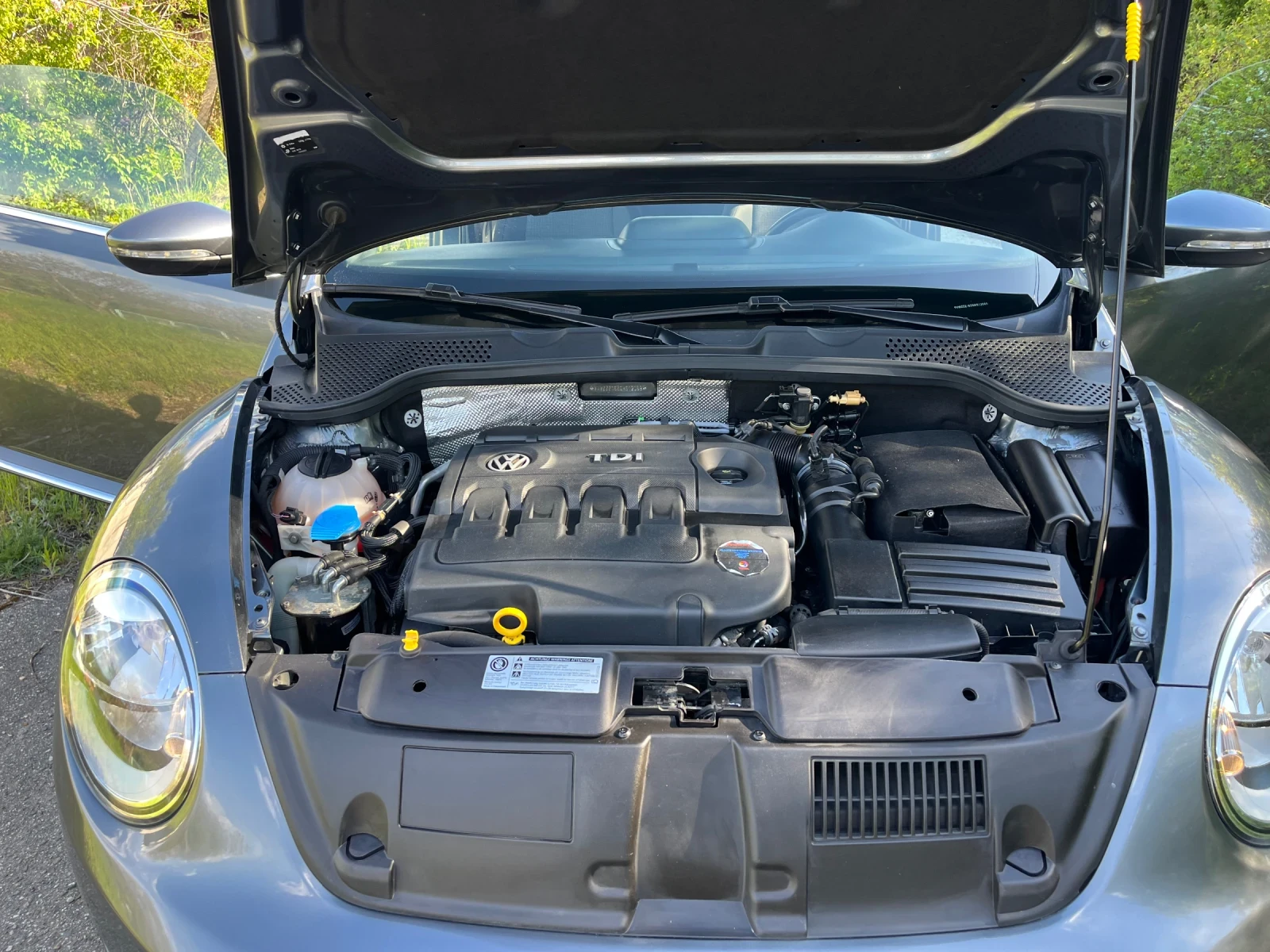 VW Beetle 2.0TDI Coccinelle , снимка 11 - Автомобили и джипове - 54417335